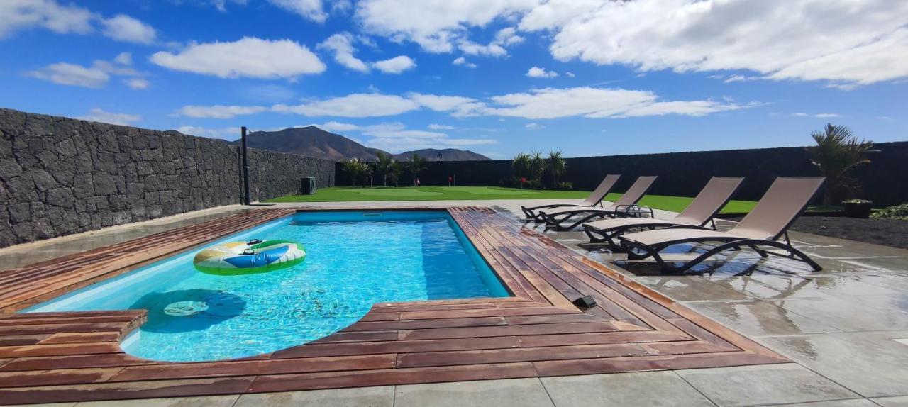 Villa Geneva - Relax Y Diversion Playa Blanca  Buitenkant foto