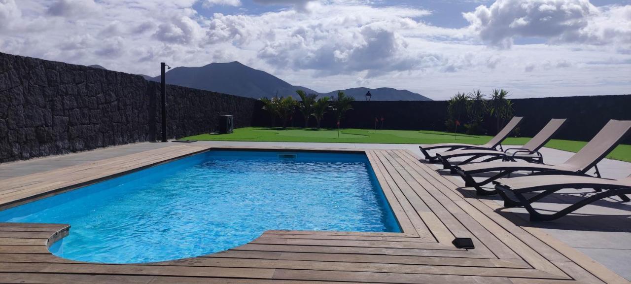 Villa Geneva - Relax Y Diversion Playa Blanca  Buitenkant foto