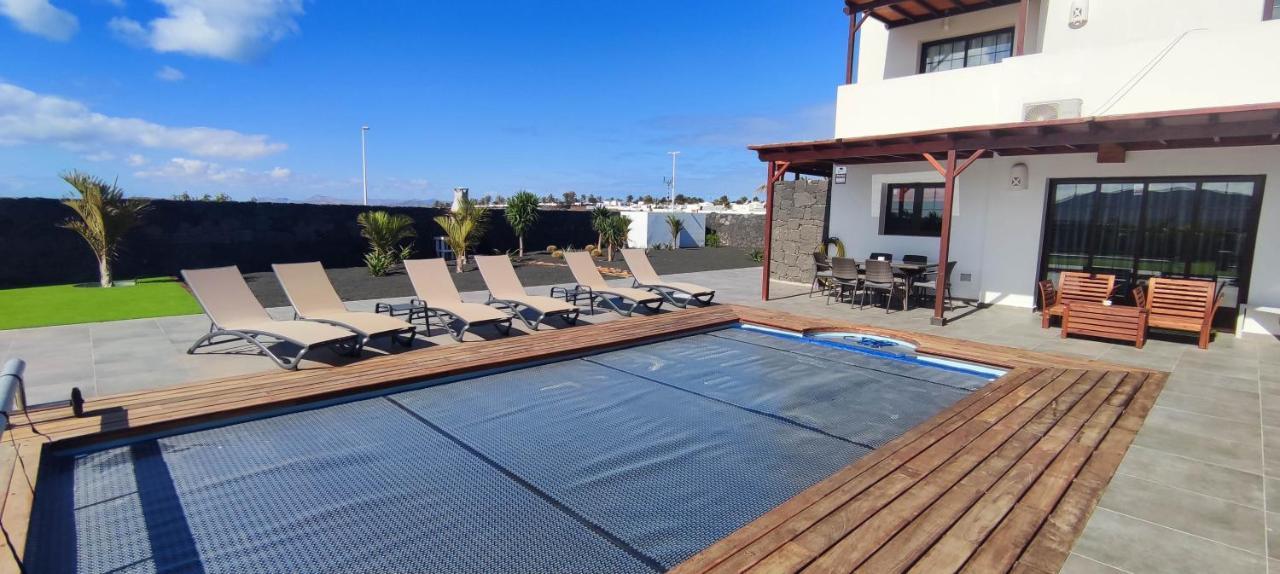 Villa Geneva - Relax Y Diversion Playa Blanca  Buitenkant foto