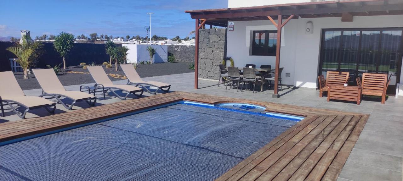 Villa Geneva - Relax Y Diversion Playa Blanca  Buitenkant foto